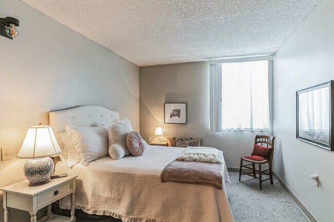 Foto del edificio - Capitol View Tower Apartments - Seniors 62+