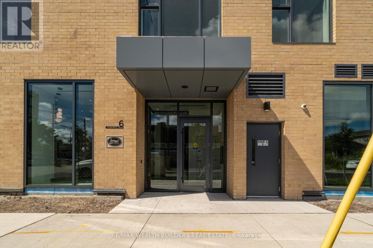 Photo principale - 6-416 Chartwell Rd
