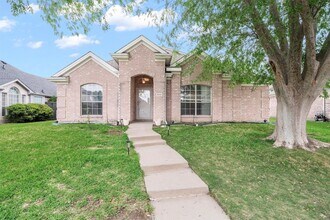Building Photo - 3841 Pine Valley Dr