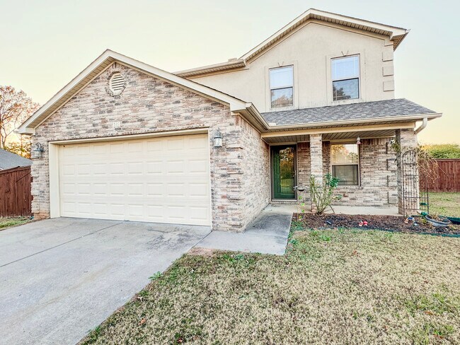 Building Photo - 36 Talladega Loop