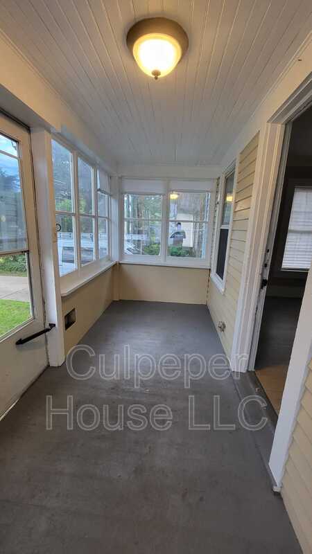 Foto del edificio - 2320 Mellwood Ave