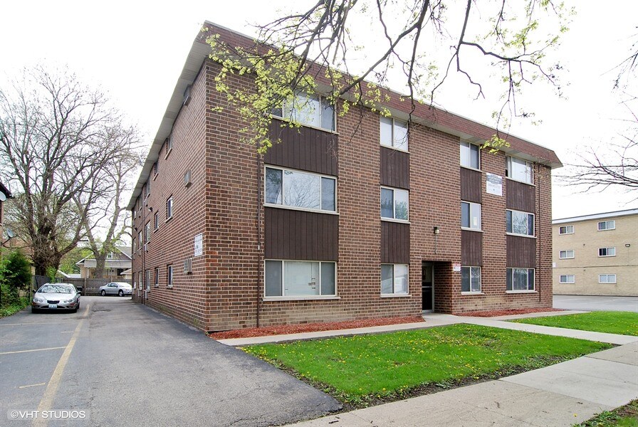 2115 S 4th Ave Apartments in Maywood, IL