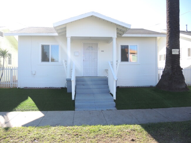 Building Photo - 1030 E La Palma Dr