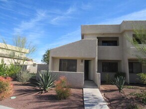 Building Photo - 34153 Emily Way
