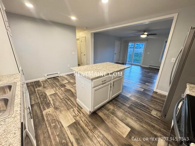 Building Photo - 208 Rocky Rdg Dr