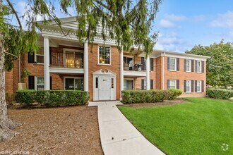 Building Photo - 560 Shorely Dr