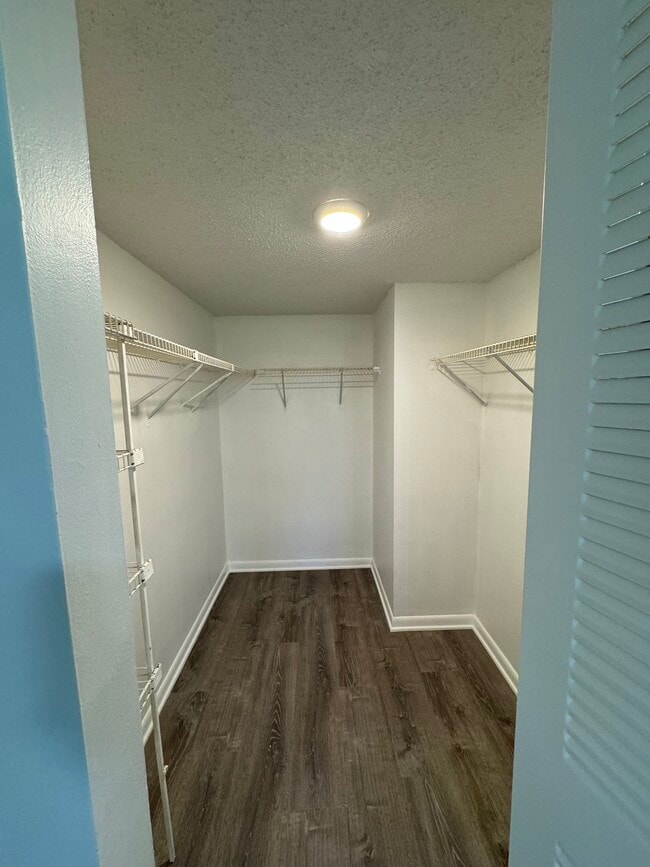 Building Photo - 9977 Nob Hill Ln