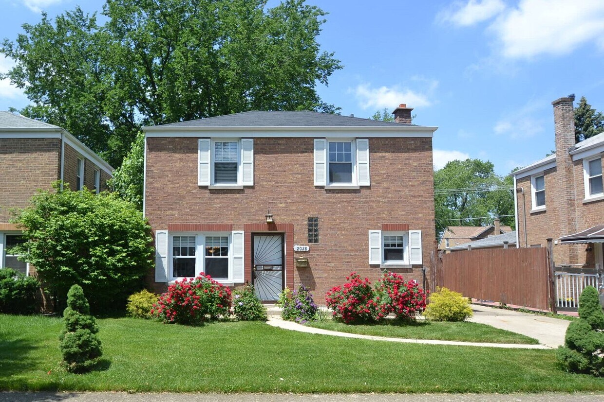 2028 N 75th Ct House Rental in Chicago, IL