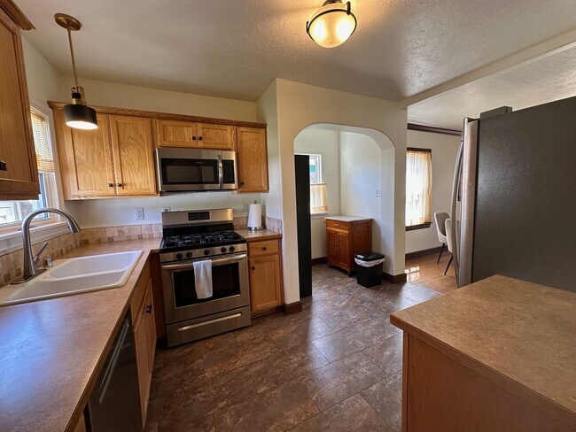 Foto del edificio - Stunning 3-Bedroom Craftsman Home in Kendall Yards