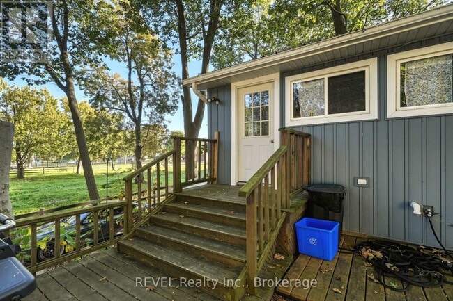 Building Photo - 2862 Vimy Rd
