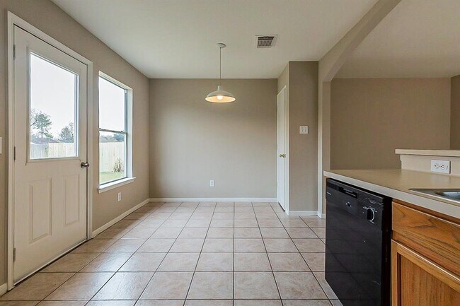 Foto del edificio - 7143 Chickory Woods Ln