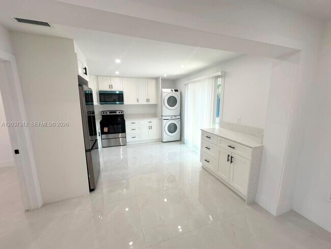 Building Photo - 1473 NE 30th Ct