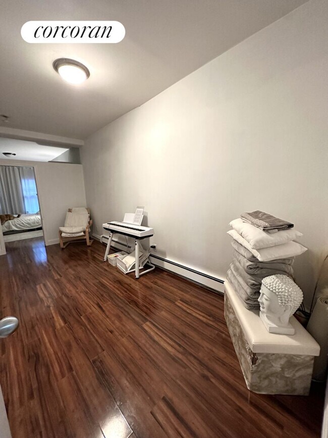 Foto del edificio - 359 W 53rd St