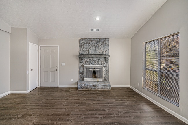 Foto del edificio - 5472 Glen Haven Dr