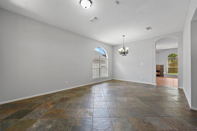 Building Photo - 18727 River Meadows Rd