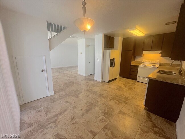 Foto del edificio - 6007 Bromley Ave