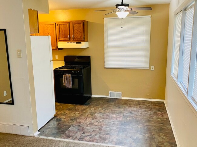 Foto del edificio - 2260 Stieber Ave