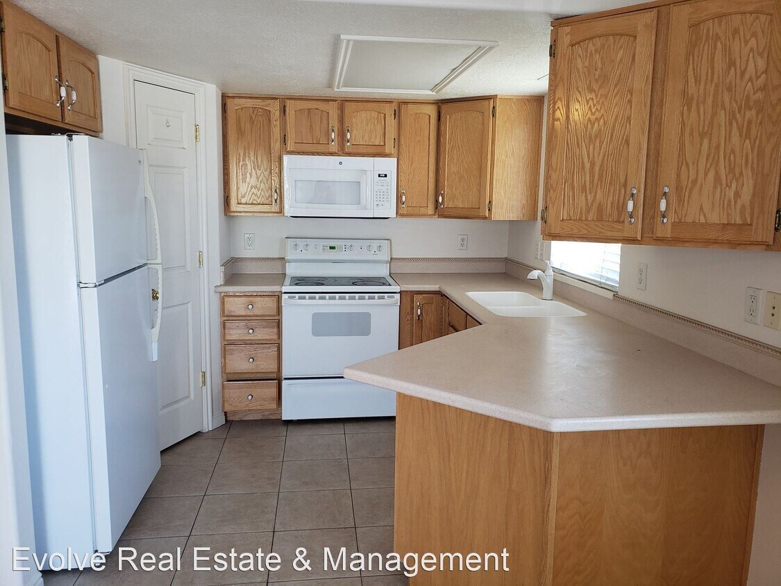 Foto principal - 2 br, 1 bath House - 1039 W 1360 S