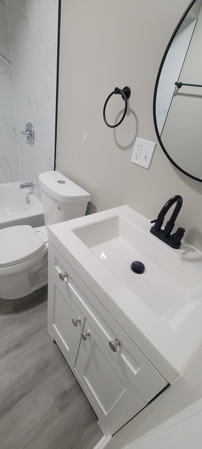 Building Photo - 206 Washington St