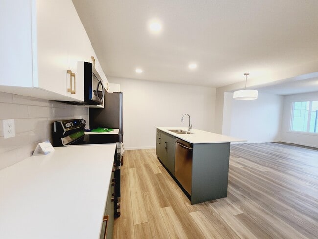 Photo du bâtiment - 1182 Aster Blvd