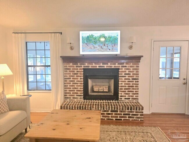 Foto del edificio - 5949 Rolling Greens Dr