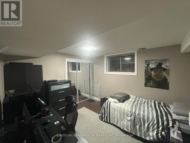 Building Photo - 254 Farley Dr