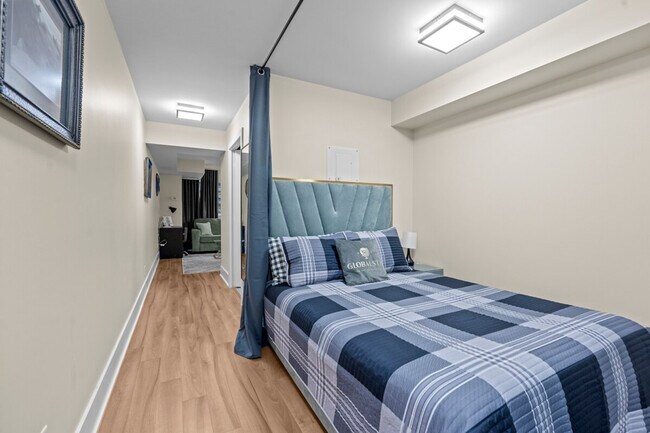 Photo du bâtiment - 300 Front St W