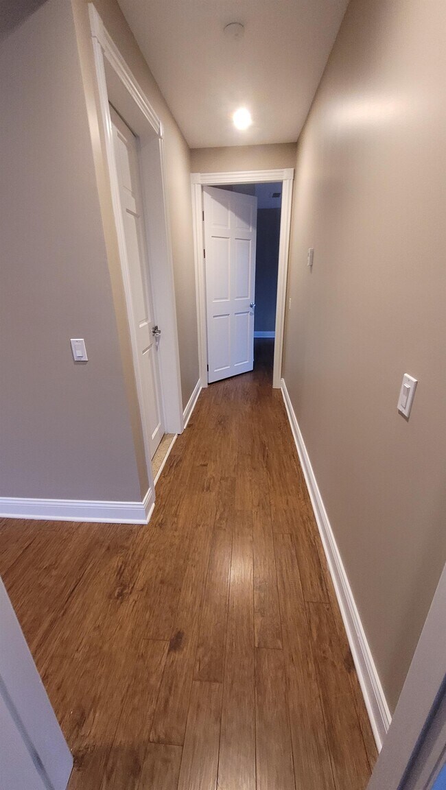 Building Photo - 7558 Lions Gate Pkwy
