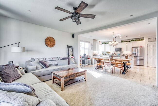 Foto del edificio - Stunning 3 bed / 2 bath in Gated Community