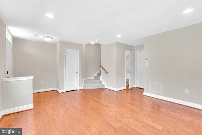 Foto del edificio - 617 S Cherry Grove Ave