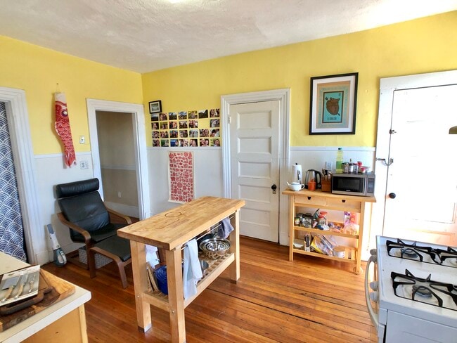 Building Photo - 5 Glen Rd