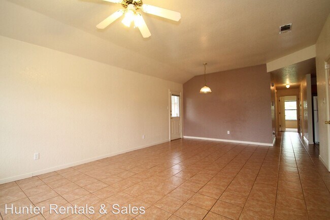 Building Photo - 3901 Hitchrock Dr