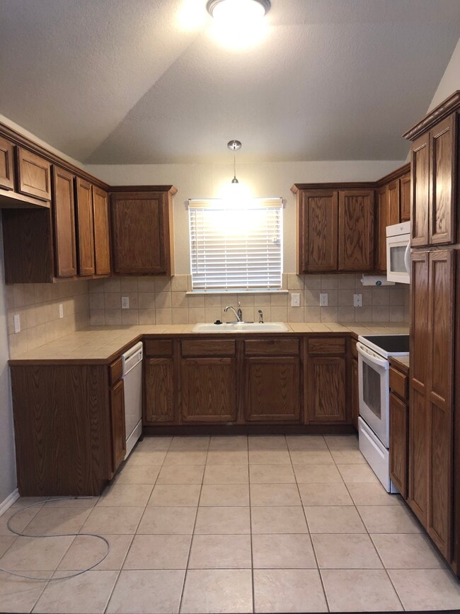 Building Photo - 509 Cherokee Gate Dr
