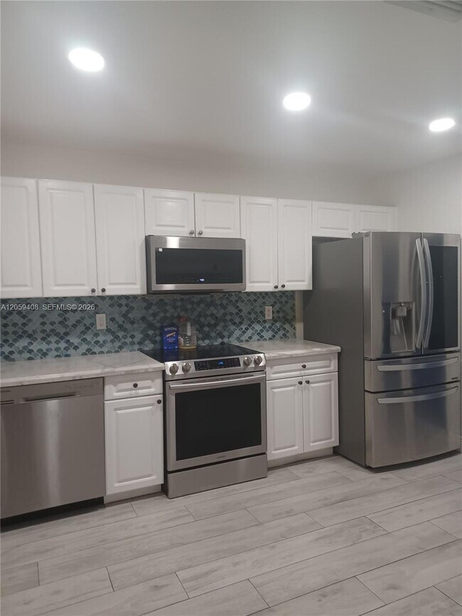 Building Photo - 12844 SW 256th Terrace