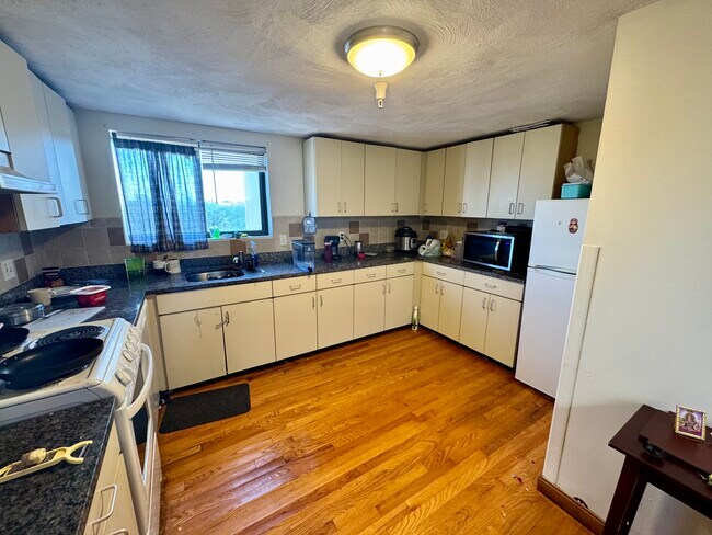 Foto del edificio - 1116 Commonwealth Ave