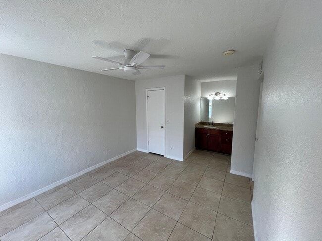 Building Photo - 5168 Conroy Rd