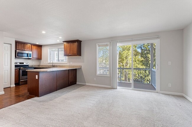 Interior Photo - Juanita Bayshore Apartments