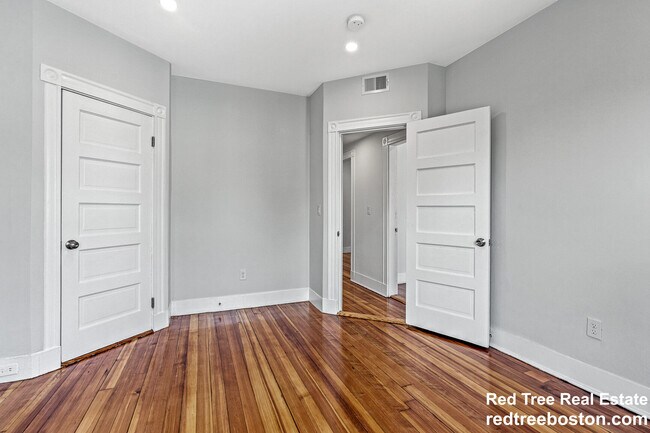 Building Photo - 79 Pleasant St