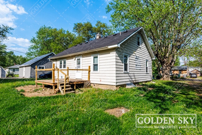 Building Photo - 609 N Waldemere Ave