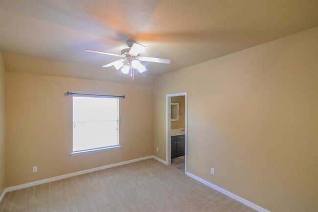 Building Photo - 1208 Somerset Dr