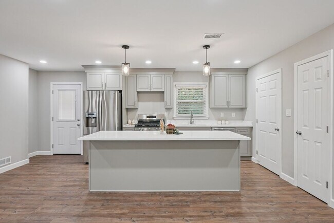 Foto del edificio - 2645 Davenport Rd NW