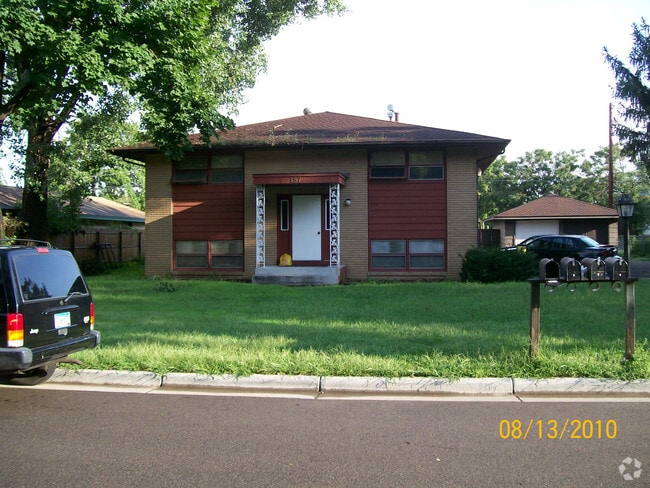 Building Photo - 157 Mississippi Pl NE