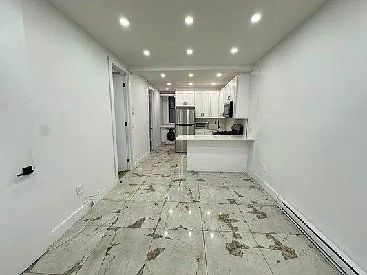 Building Photo - 3 bedroom in New York NY 10033