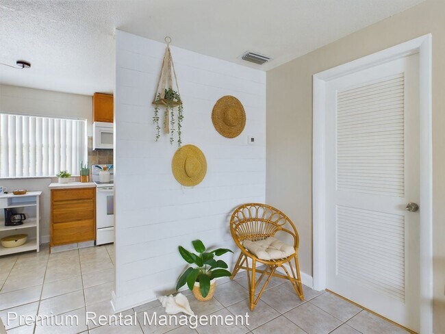 Foto del edificio - 1 br, 1 bath House - 7165 Ridgewood Ave #7