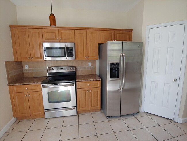 Foto del edificio - 3106 Shoma Dr