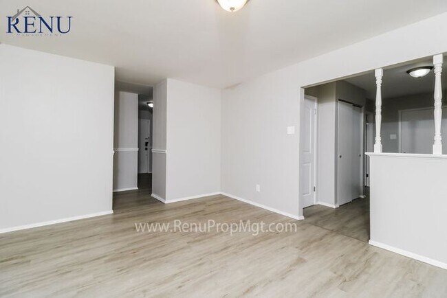 Foto del edificio - Available Now!