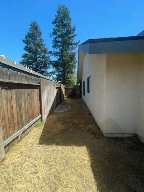 Building Photo - 5413 Valleybrook Dr