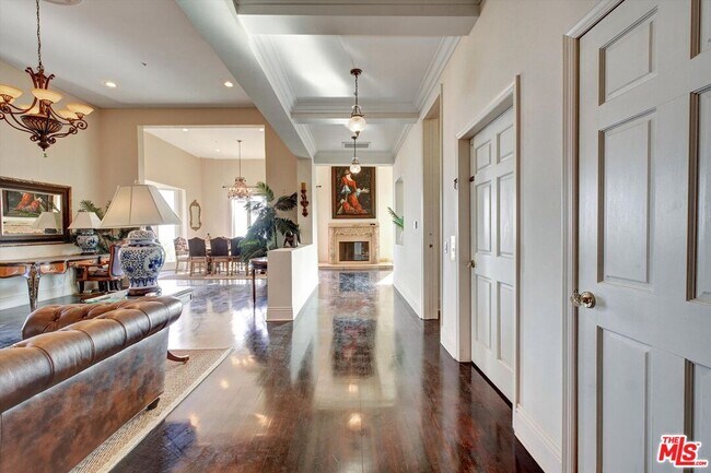 Foto del edificio - 5805 Foxview Dr