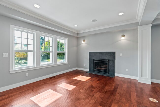 Foto del edificio - 335 Gil Blas Rd