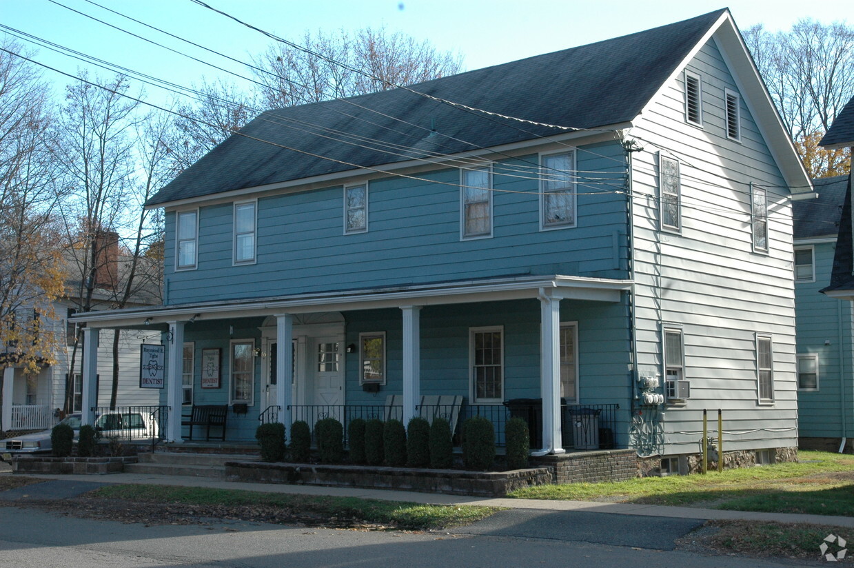 Building Photo - 66 Main St